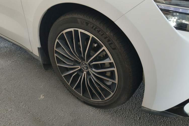 Used BYD Han 2021 EV Standard Range Luxury Model Right Front Wheel Hub