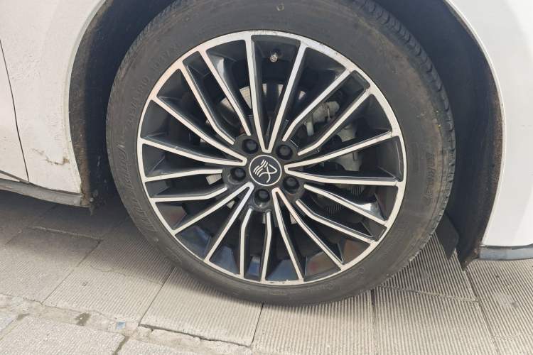 Used BYD Han 2021 EV Standard Range Luxury Model Right Front Wheel Hub
