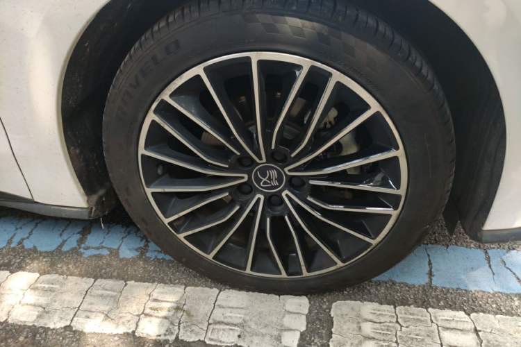 Used BYD Han 2021 EV Standard Range Luxury Model Right Front Wheel Hub