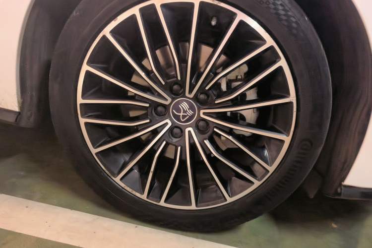Used BYD Han 2021 EV Standard Range Luxury Model Right Front Wheel Hub