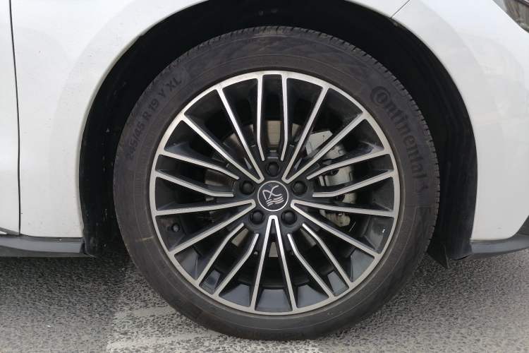 Used BYD Han 2021 EV Standard Range Luxury Model Right Front Wheel Hub