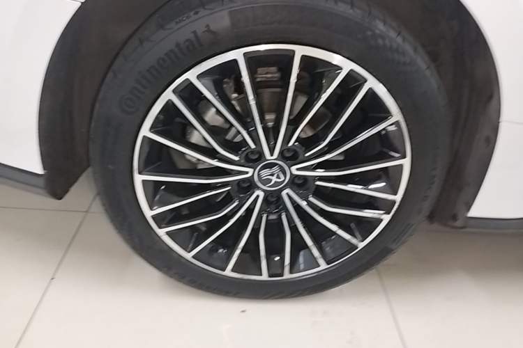 Used BYD Han 2021 EV Standard Range Luxury Model Right Rear Wheel Hub