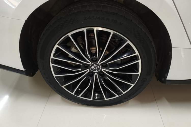 Used BYD Han 2021 EV Standard Range Luxury Model Right Rear Wheel Hub
