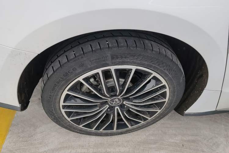 Used BYD Han 2021 EV Standard Range Luxury Model Right Rear Wheel Hub
