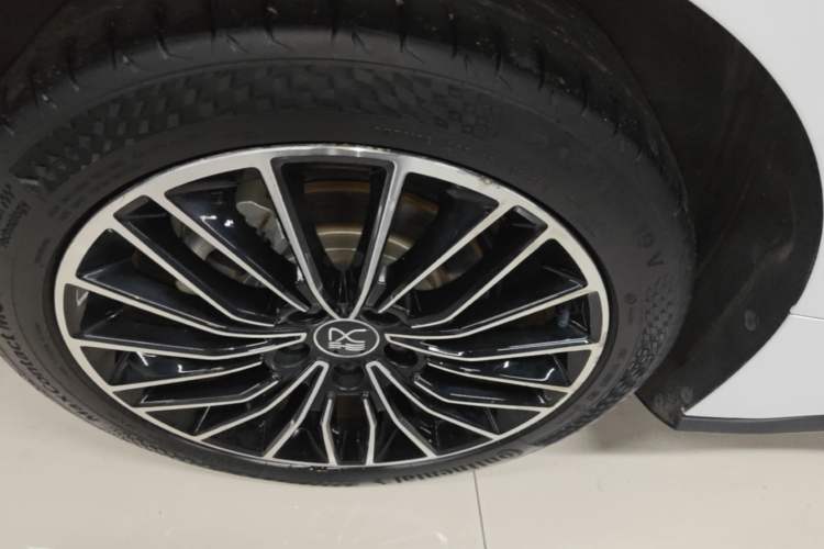 Used BYD Han 2021 EV Standard Range Luxury Model Right Rear Wheel Hub