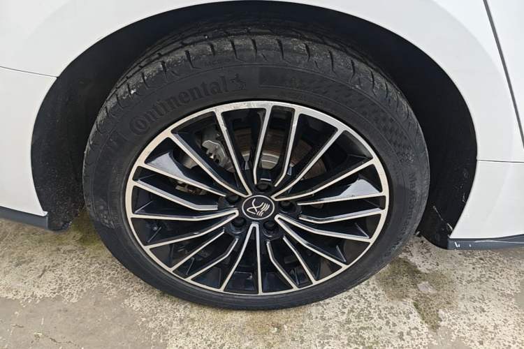 Used BYD Han 2021 EV Standard Range Luxury Model Right Rear Wheel Hub