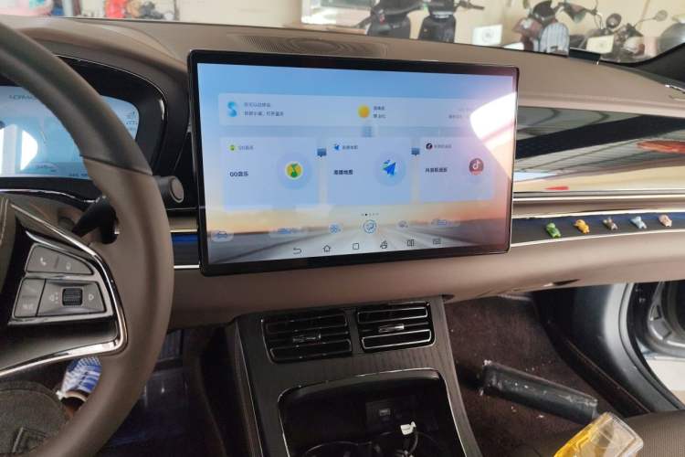 Used BYD Han 2022 DM-i 121KM Luxury Model Audio And AC Panel
