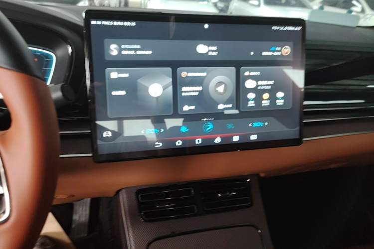 Used BYD Han 2022 DM-i 121KM Luxury Model Audio And AC Panel