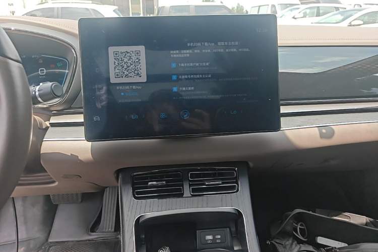 Used BYD Han 2022 EV Genesis Edition 715 km Front-Wheel-Drive Flagship Model Audio And AC Panel