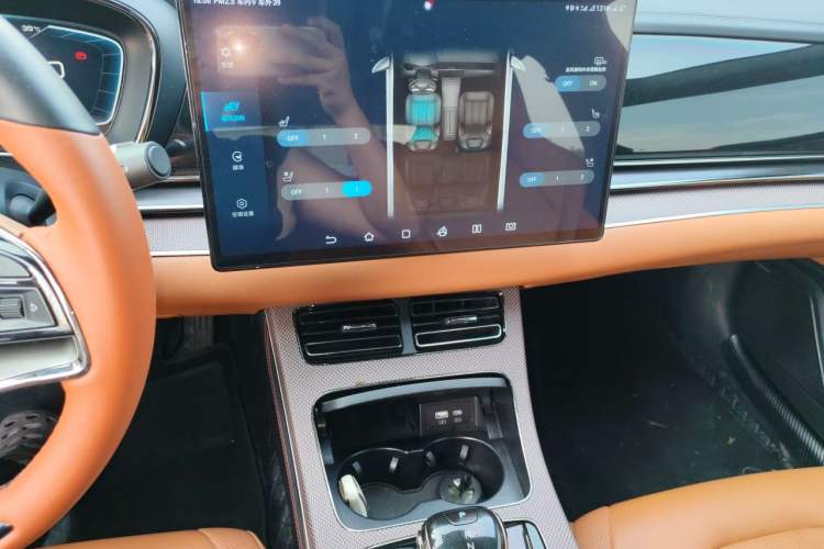 Used BYD Han 2022 DM-i 121KM Luxury Model Audio And AC Panel