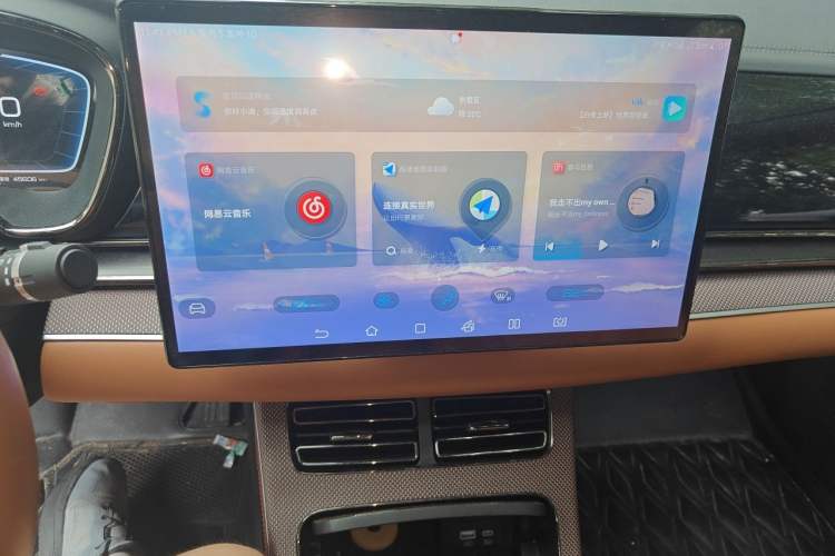 Used BYD Han 2022 EV Genesis Edition 715 km Front-Wheel-Drive Flagship Model Audio And AC Panel