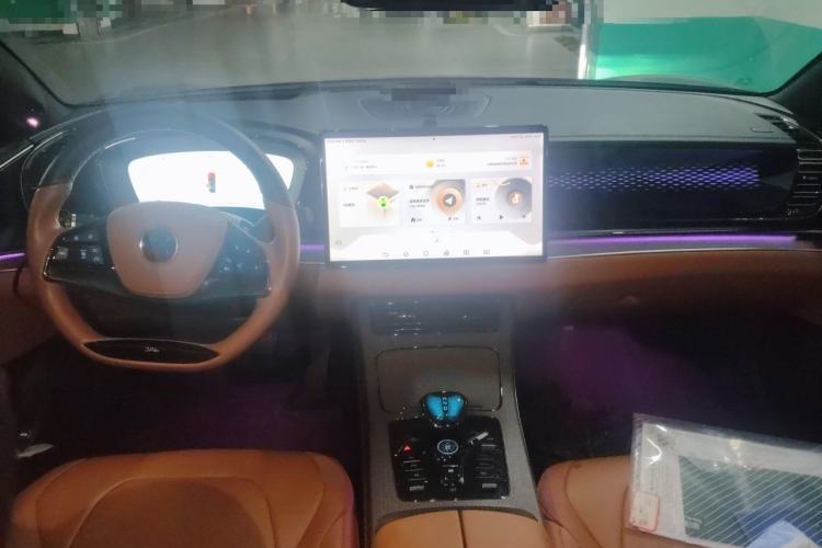 Used BYD Han 2022 EV Genesis Edition 715 km Front-Wheel-Drive Flagship Model Center Console