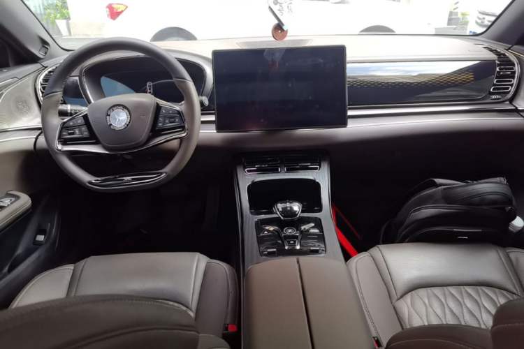 Used BYD Han 2022 EV Genesis Edition 610KM All-Wheel Drive Premium Model Center Console