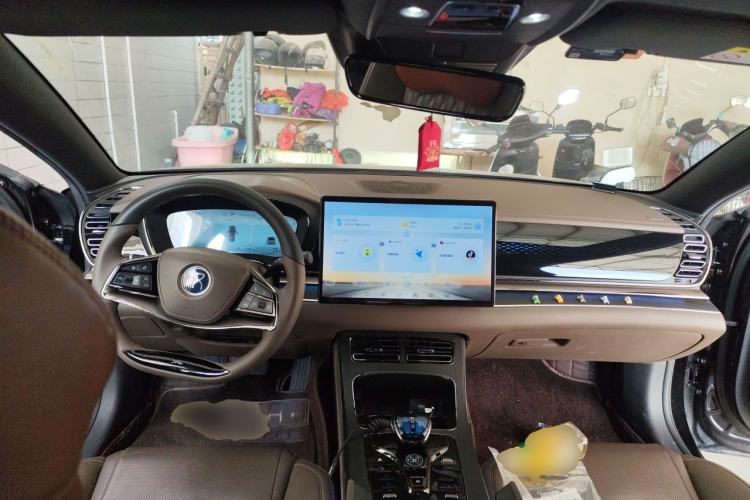 Used BYD Han 2022 DM-i 121KM Luxury Model Center Console