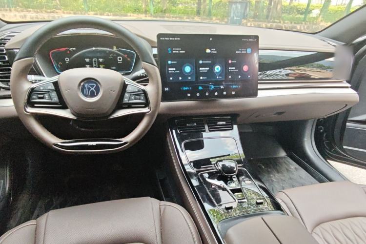 Used BYD Han 2022 DM-i 121KM Prestige Model Center Console