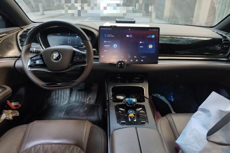 Used BYD Han 2022 DM-i 121KM Luxury Model Center Console