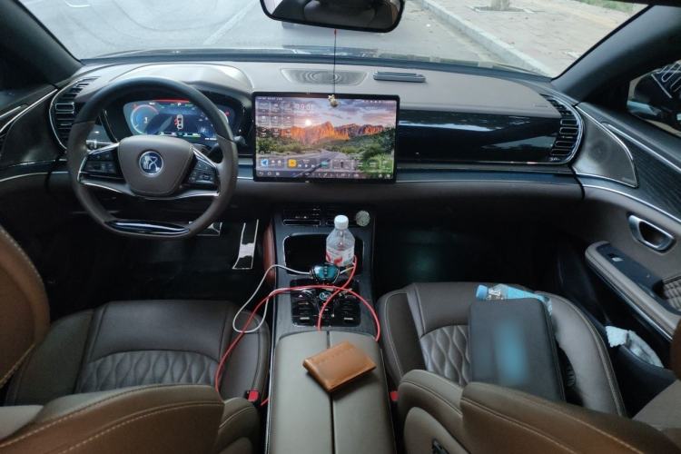 Used BYD Han 2022 DM-i 121KM Luxury Model Center Console