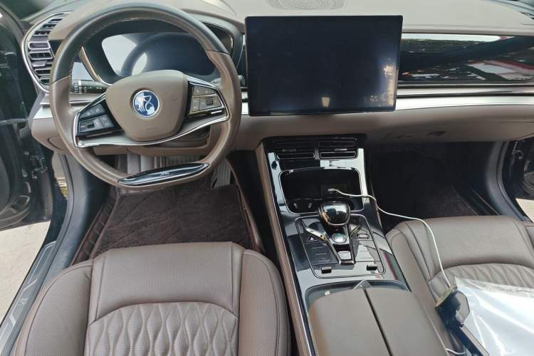 Used BYD Han 2022 DM-i 121KM Prestige Model Center Console