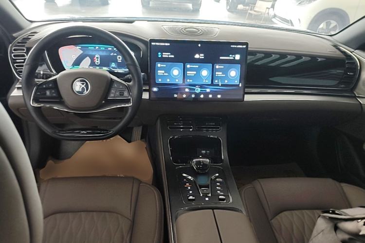 Used BYD Han 2022 EV Genesis Edition 715KM Front-Wheel-Drive Prestige Model Center Console