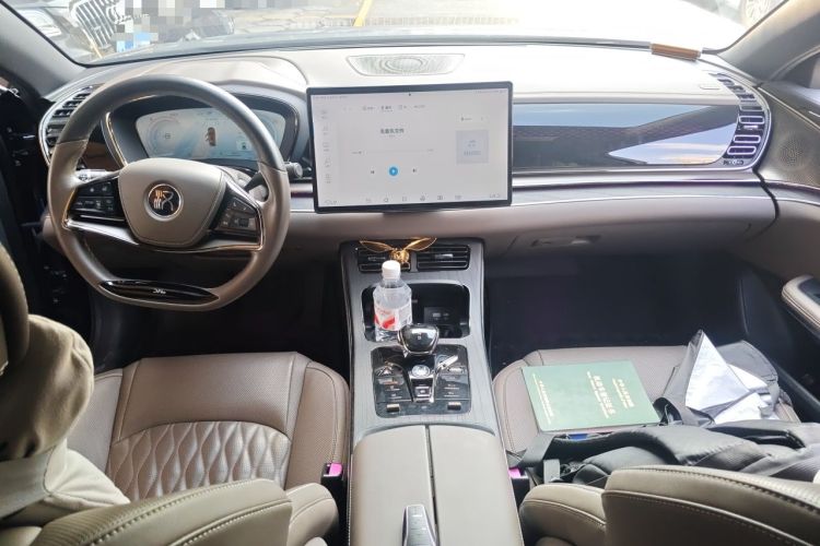Used BYD Han 2022 DM-i 121KM Luxury Model Center Console
