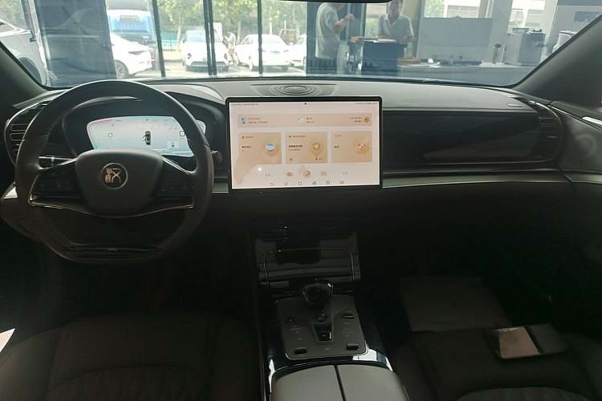 Used BYD Han 2022 DM-i 121KM Prestige Model Center Console