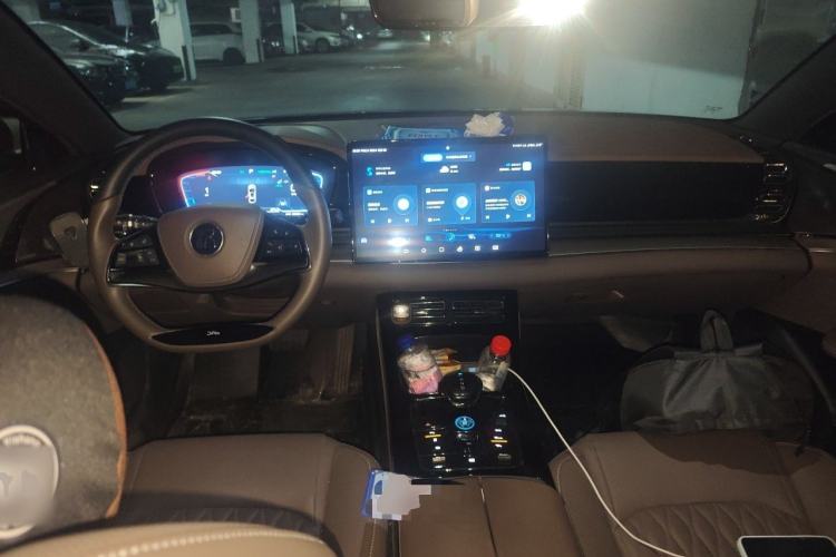Used BYD Han 2022 DM-i 121KM Prestige Model Center Console