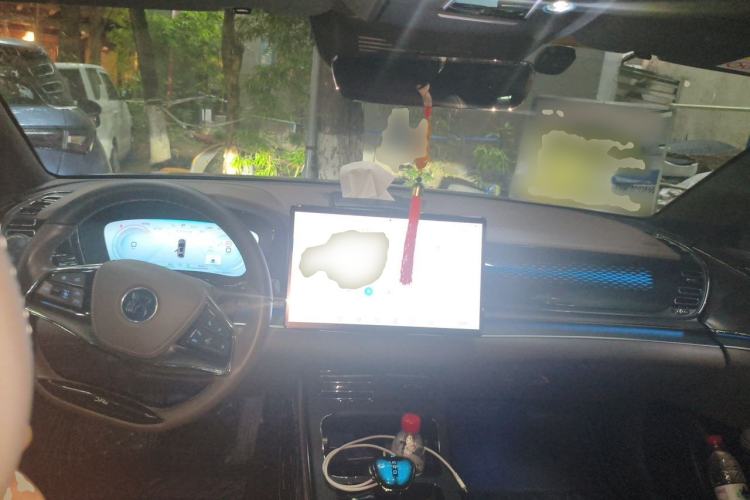 Used BYD Han 2022 DM-i 121KM Luxury Model Center Console