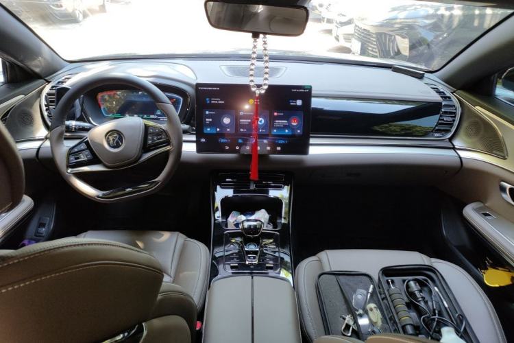 Used BYD Han 2022 DM-i 121KM Prestige Model Center Console