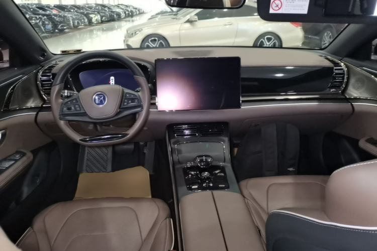 Used BYD Han 2022 EV Genesis Edition 715 km Front-Wheel-Drive Flagship Model Center Console