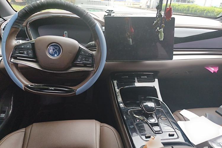 Used BYD Han 2022 DM-i 121KM Prestige Model Center Console