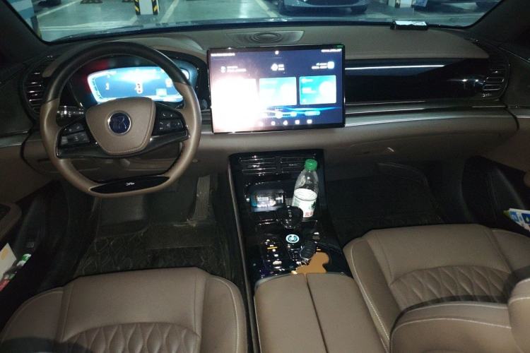 Used BYD Han 2022 DM-i 121KM Prestige Model Center Console