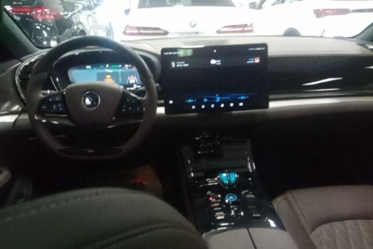 Used BYD Han 2022 DM-i 121KM Prestige Model Center Console