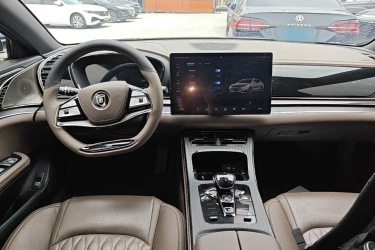 Used BYD Han 2022 DM-i 121KM Luxury Model Center Console