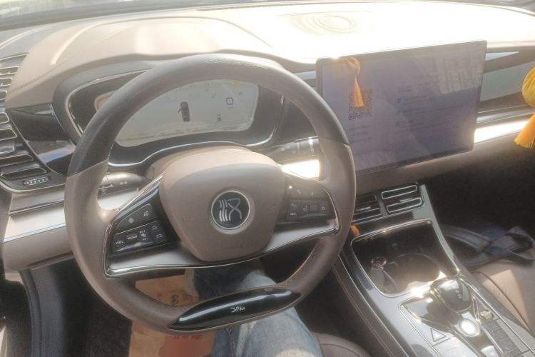Used BYD Han 2022 DM-i 121KM Prestige Model Center Console