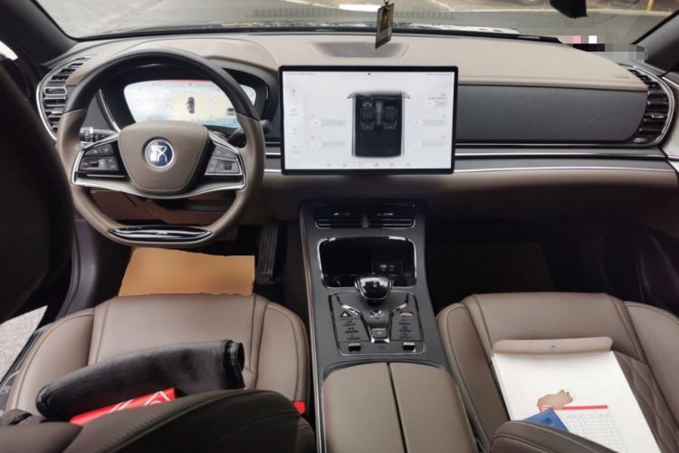 Used BYD Han 2022 DM-i 121KM Prestige Model Center Console