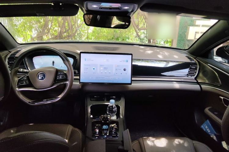 Used BYD Han 2022 DM-i 121KM Luxury Model Center Console