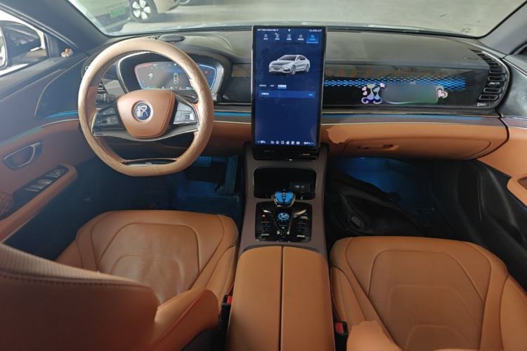 Used BYD Han 2022 DM-i 121KM Luxury Model Center Console