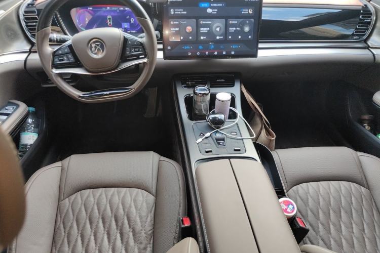 Used BYD Han 2022 DM-i 121KM Prestige Model Center Console