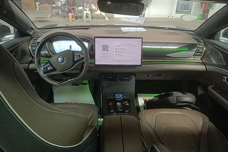 Used BYD Han 2022 EV Genesis Edition 610KM All-Wheel Drive Premium Model Center Console