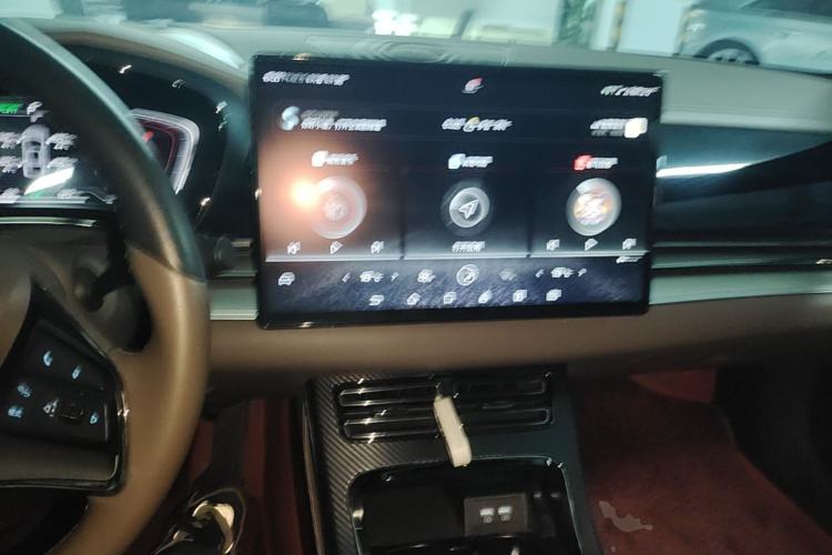 Used BYD Han 2022 EV Genesis Edition 715KM Front-Wheel-Drive Prestige Model Center Console
