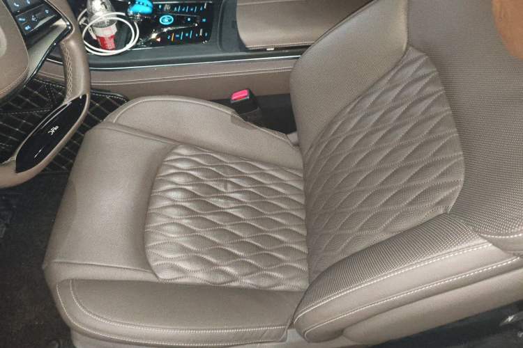 Used BYD Han 2022 DM-i 121KM Luxury Model Driver Seat