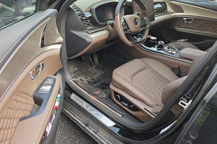 Used BYD Han 2022 DM-i 121KM Luxury Model Driver Seat