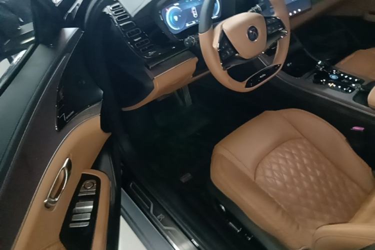 Used BYD Han 2022 DM-i 121KM Luxury Model Driver Seat