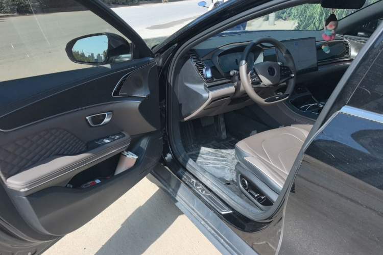 Used BYD Han 2022 DM-i 121KM Luxury Model Driver Seat