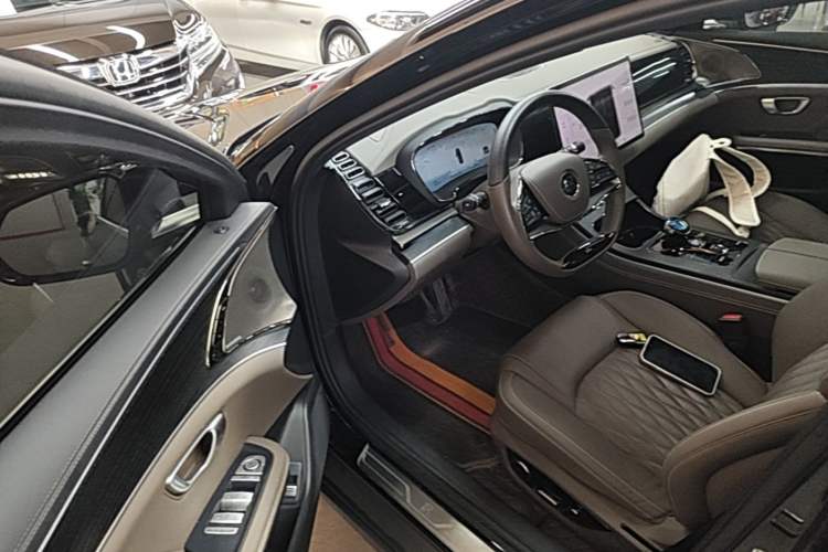 Used BYD Han 2022 DM-i 121KM Luxury Model Driver Seat