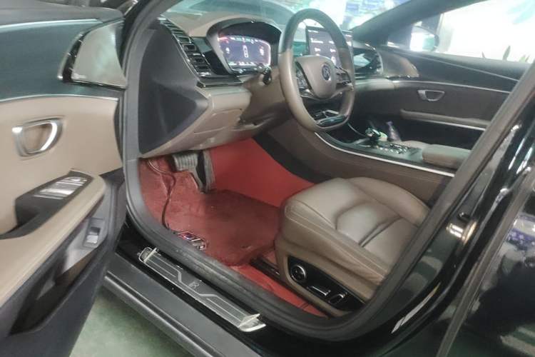 Used BYD Han 2022 EV Genesis Edition 715KM Front-Wheel-Drive Prestige Model Driver Seat