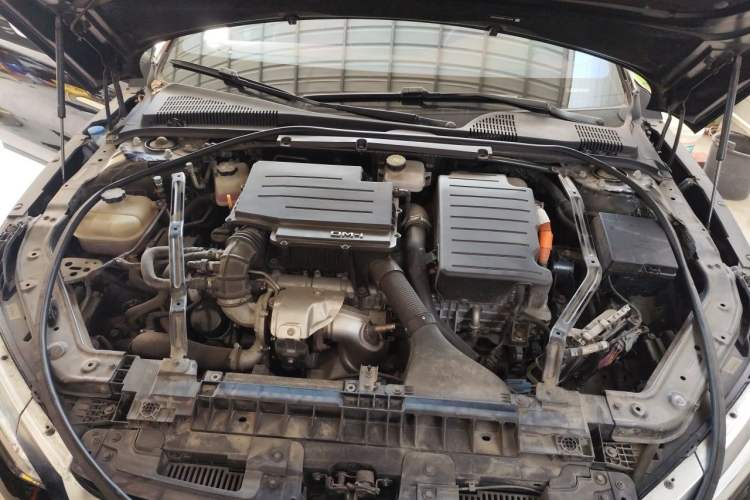 Used BYD Han 2022 DM-i 121KM Luxury Model Engine Bay