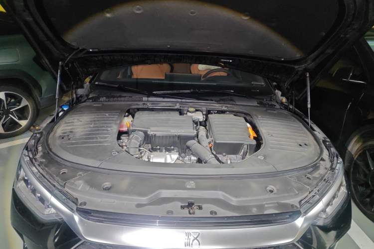 Used BYD Han 2022 DM-i 121KM Prestige Model Engine Bay