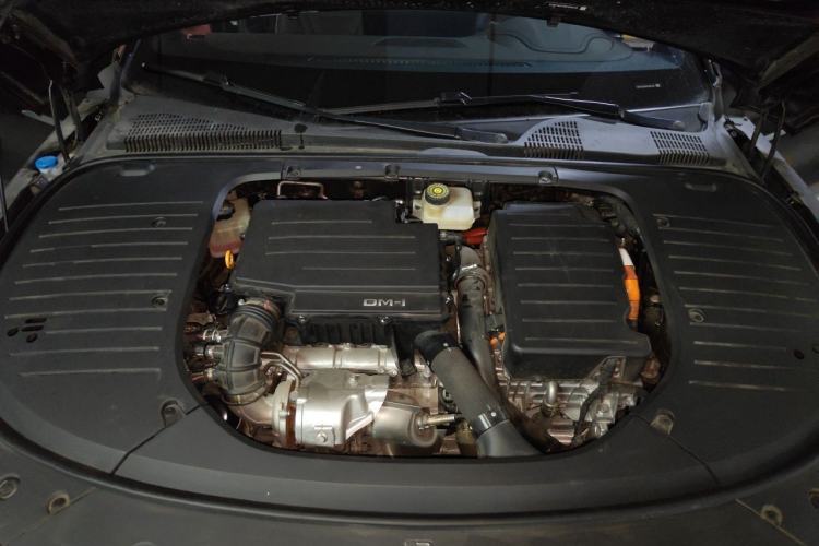 Used BYD Han 2022 DM-i 121KM Luxury Model Engine Bay