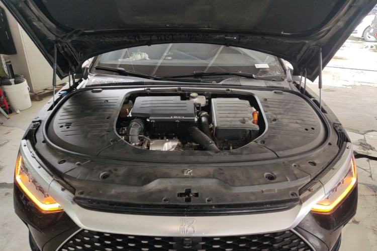 Used BYD Han 2022 DM-i 121KM Luxury Model Engine Bay